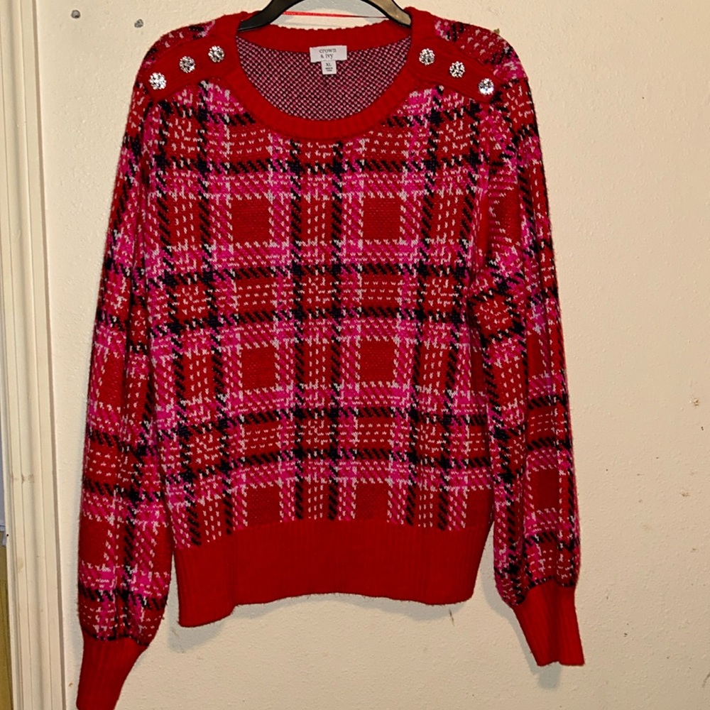 👑 Crown & Ivy Sweater 👑